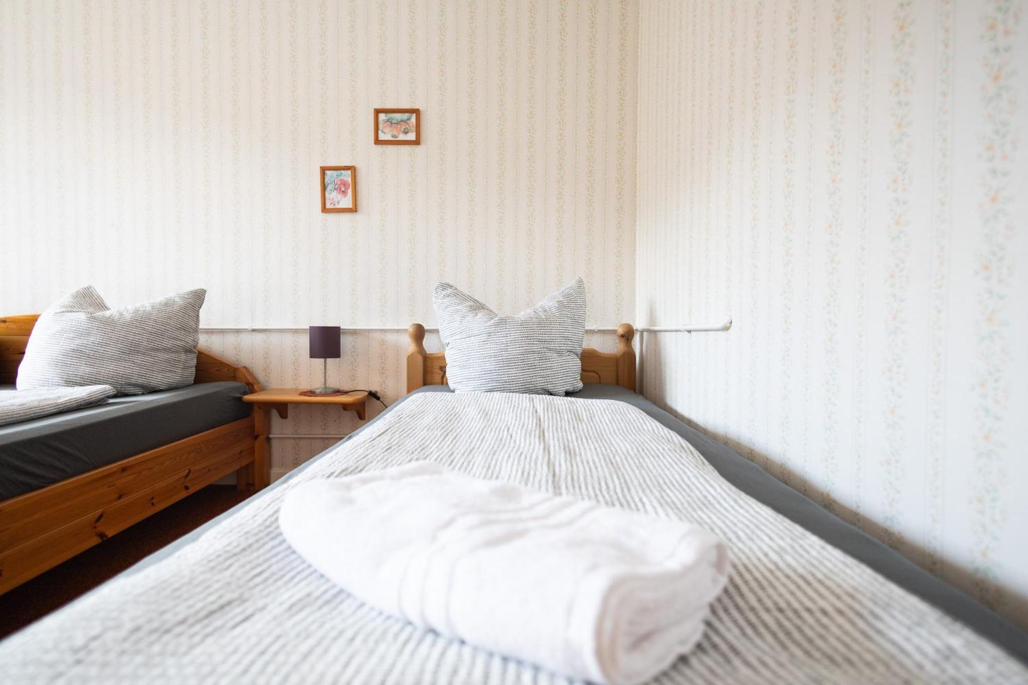 Apartmenthaus Am Waldrand- Kueche - Fruehstueck - Balkon Wildemann Kültér fotó