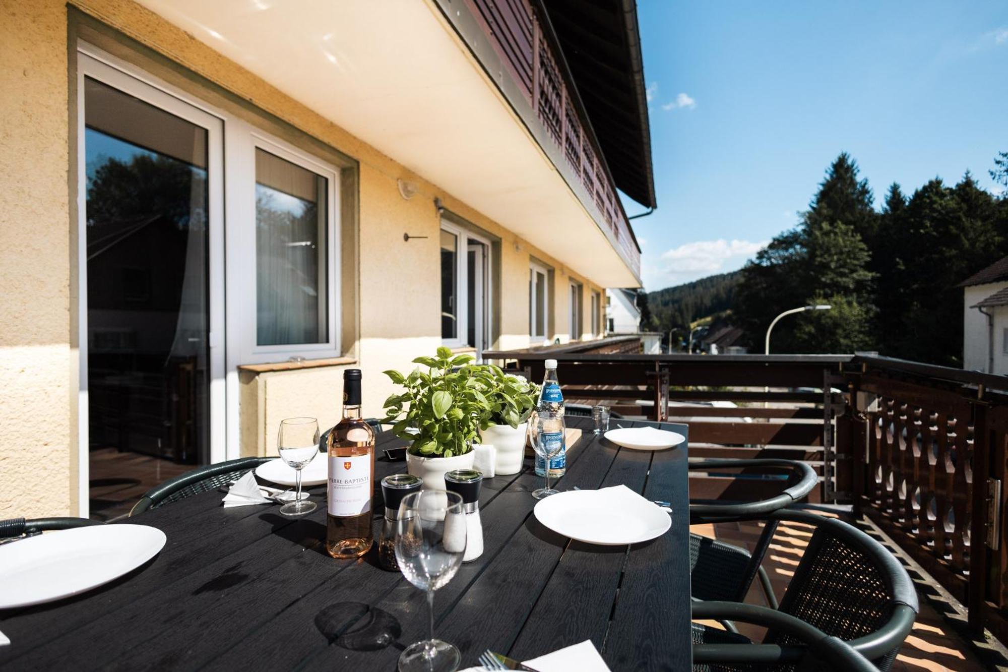Apartmenthaus Am Waldrand- Kueche - Fruehstueck - Balkon Wildemann Kültér fotó