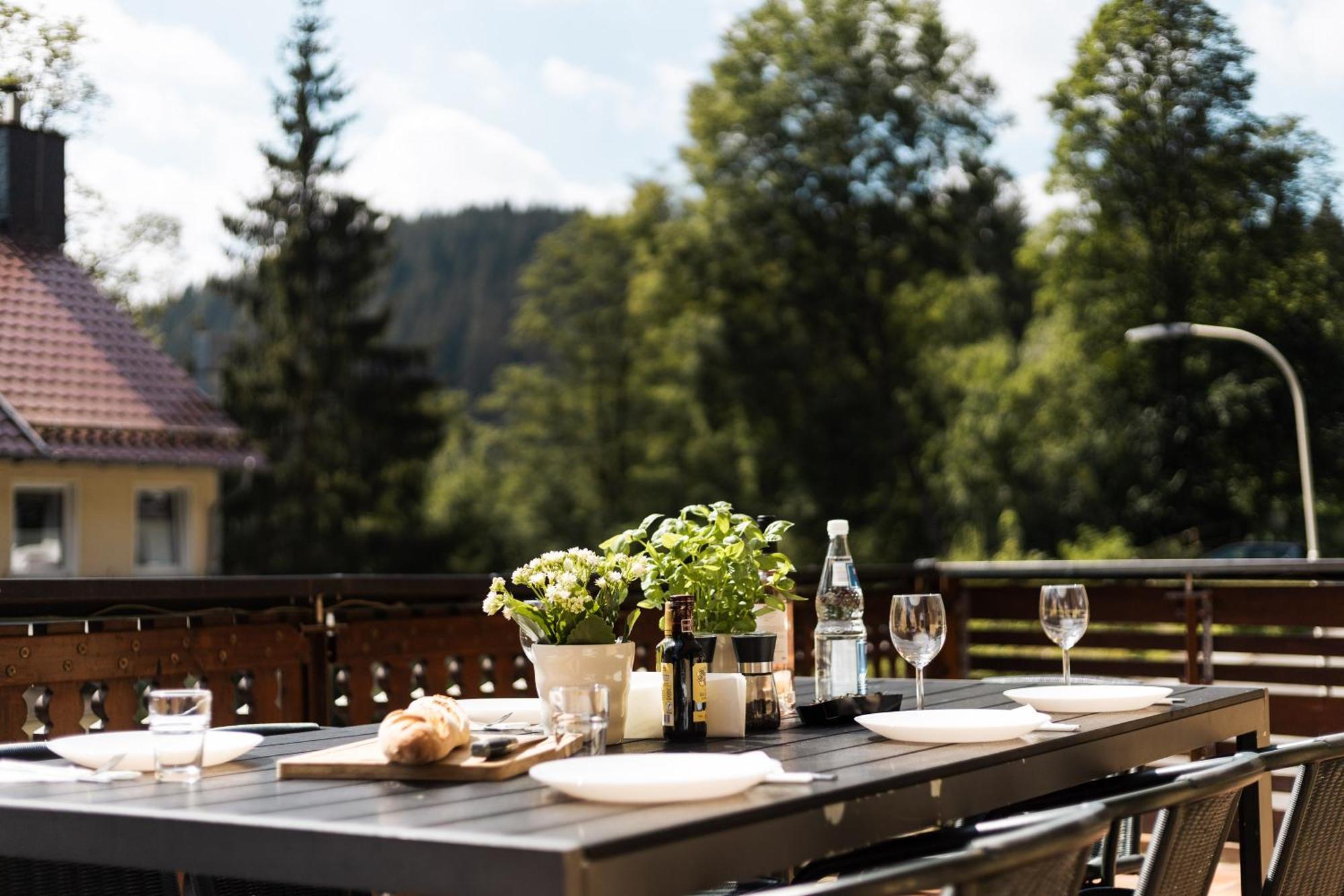 Apartmenthaus Am Waldrand- Kueche - Fruehstueck - Balkon Wildemann Kültér fotó